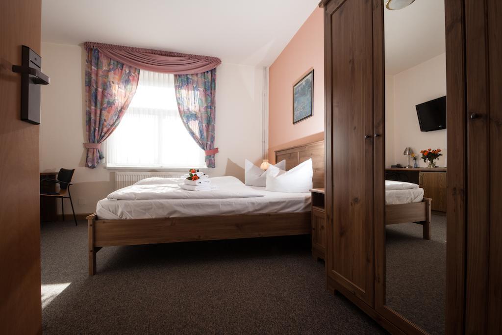 Hotel Am Galgenberg Гера Экстерьер фото